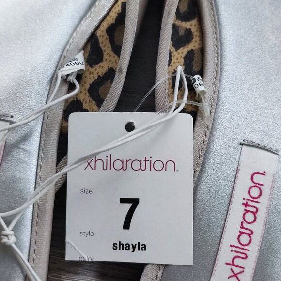 Xhilaration Shayla flats women's size 7M SilverSatin Mule Cushioned Insoles NWT - Picture 8 of 12